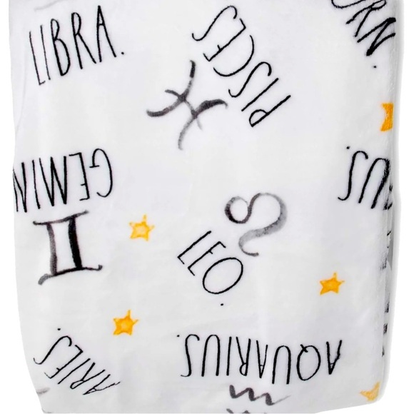 NWT Rae Dunn Horoscopes/Astrology/Zodiac/Celestial Plush Throw/Blanket 50x70 - Picture 2 of 2